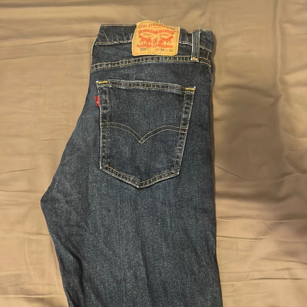 Dark wash Levi 505 32 by 32